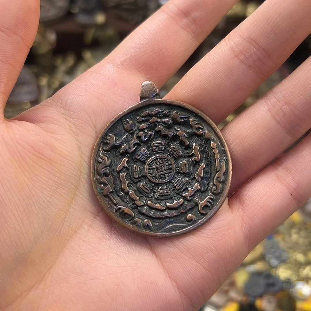 你***。搭配配饰吊坠搭配