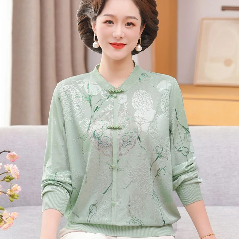妈妈春装长袖小衫洋气T恤套装中老年女春秋薄款针织打底上衣