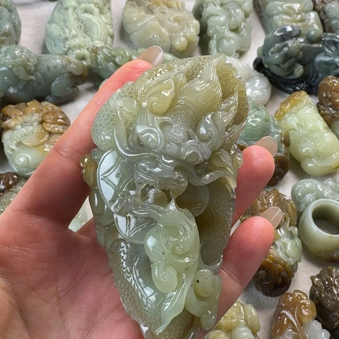 和田玉未镶嵌把件