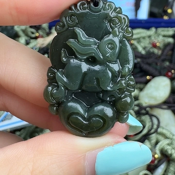 和田玉未镶嵌颈饰