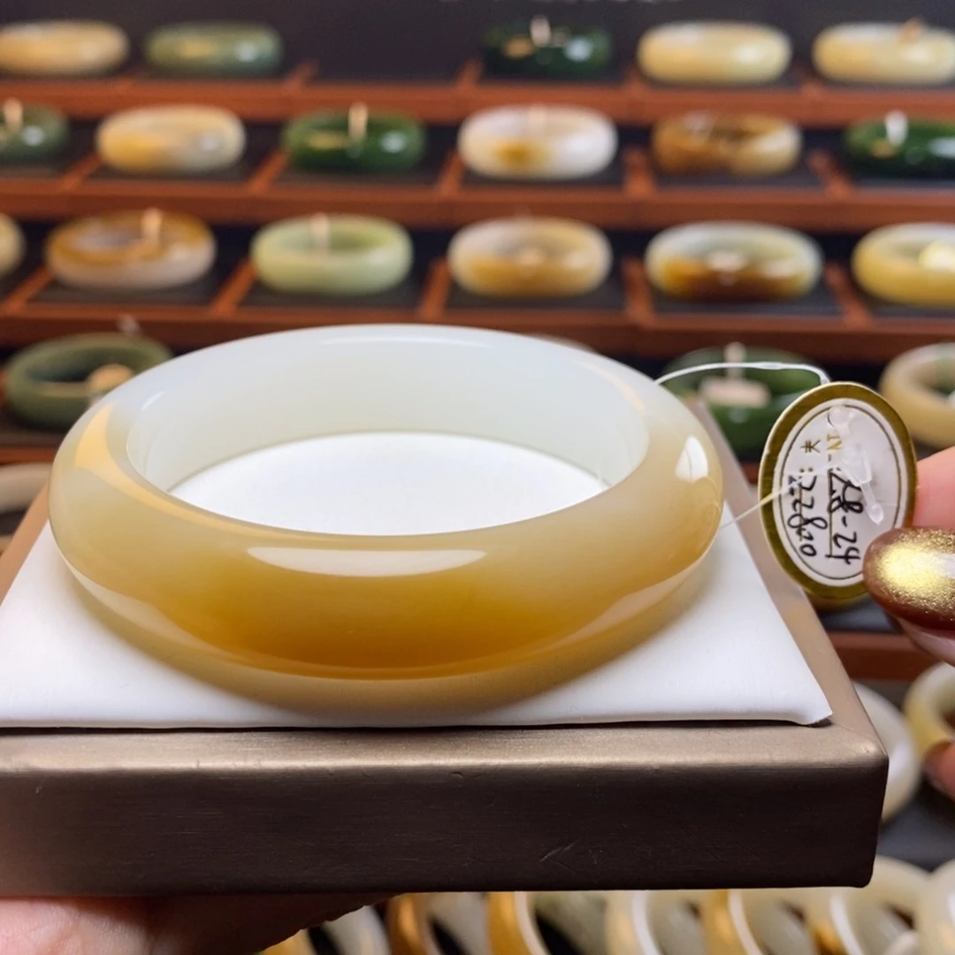 和田玉未镶嵌手镯58圈