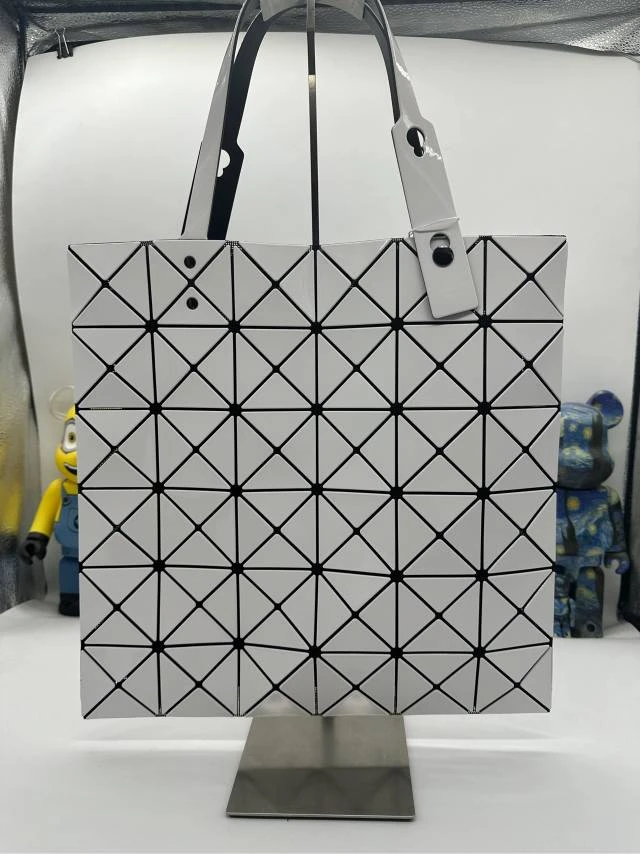 Issey Miyake/三宅一生 单肩包 6格白色 sd6182/2501