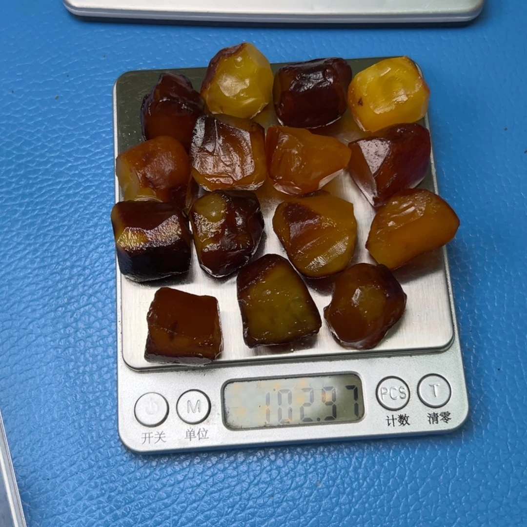 济***赫定制琥珀未镶嵌琥珀蜜蜡