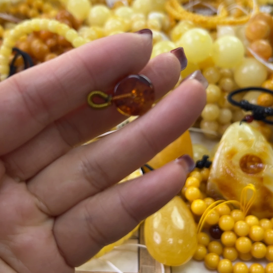 琥珀珠宝奇石未镶嵌