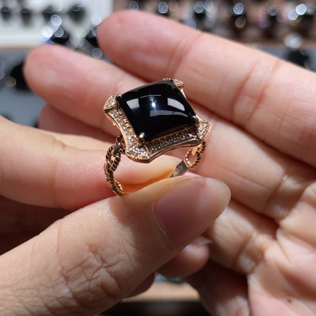 翡翠18K金镶嵌戒指