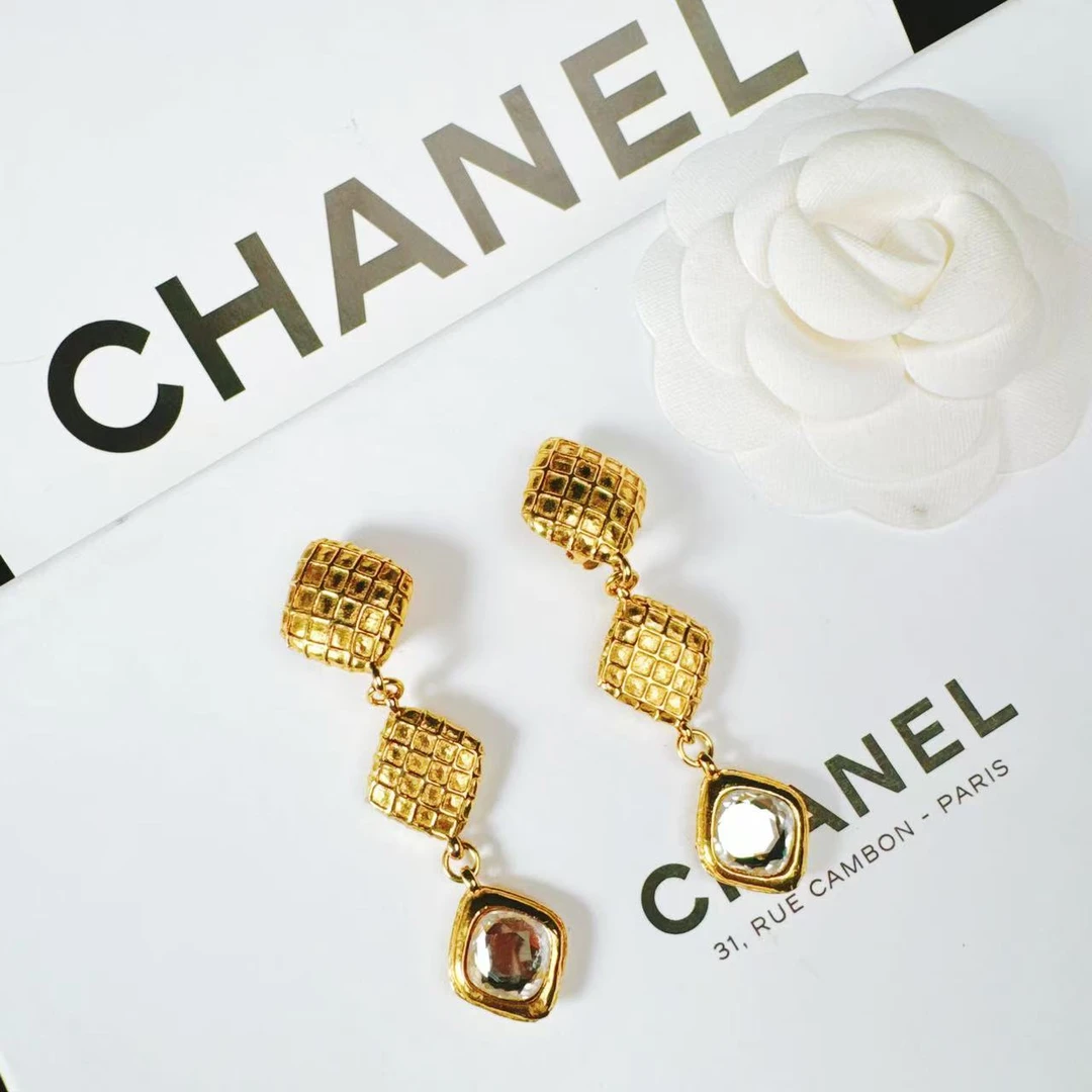 95新 Chanel/香奈儿 柚礼中古/香奈儿华夫饼莱茵石耳夹le506043
