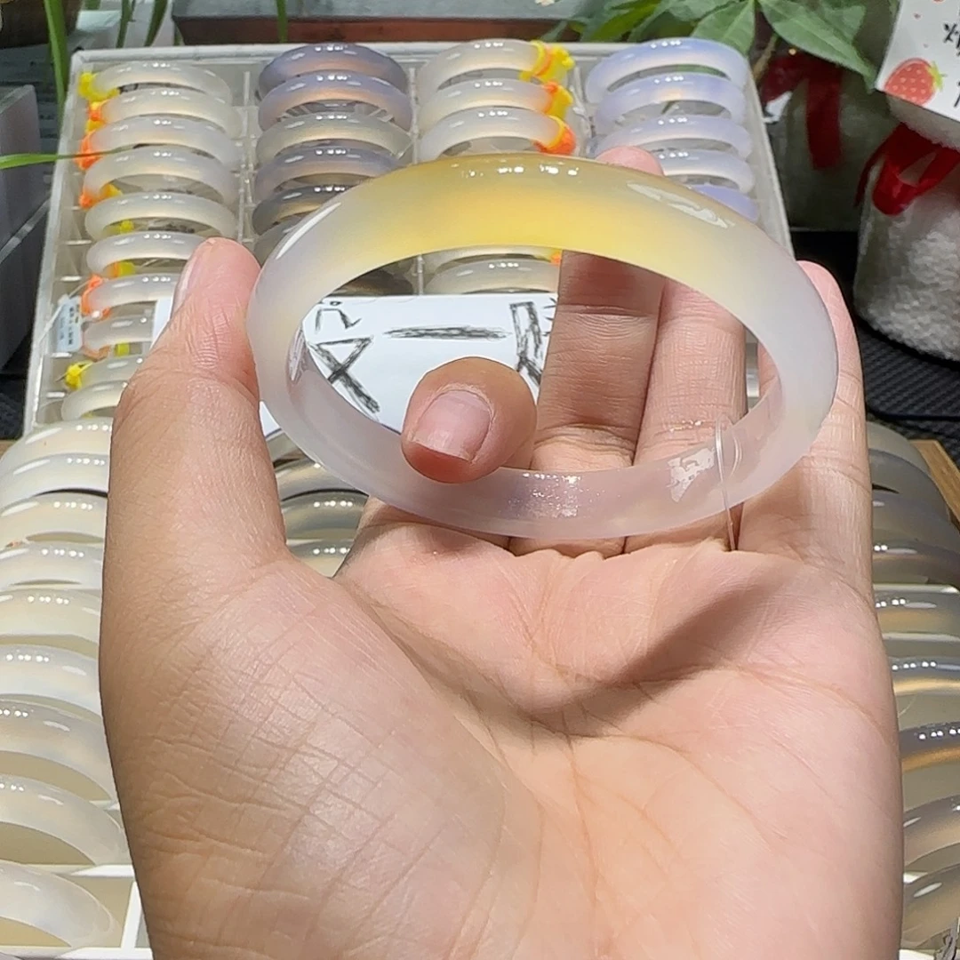 手镯玛瑙/玉髓未镶嵌58一口糖