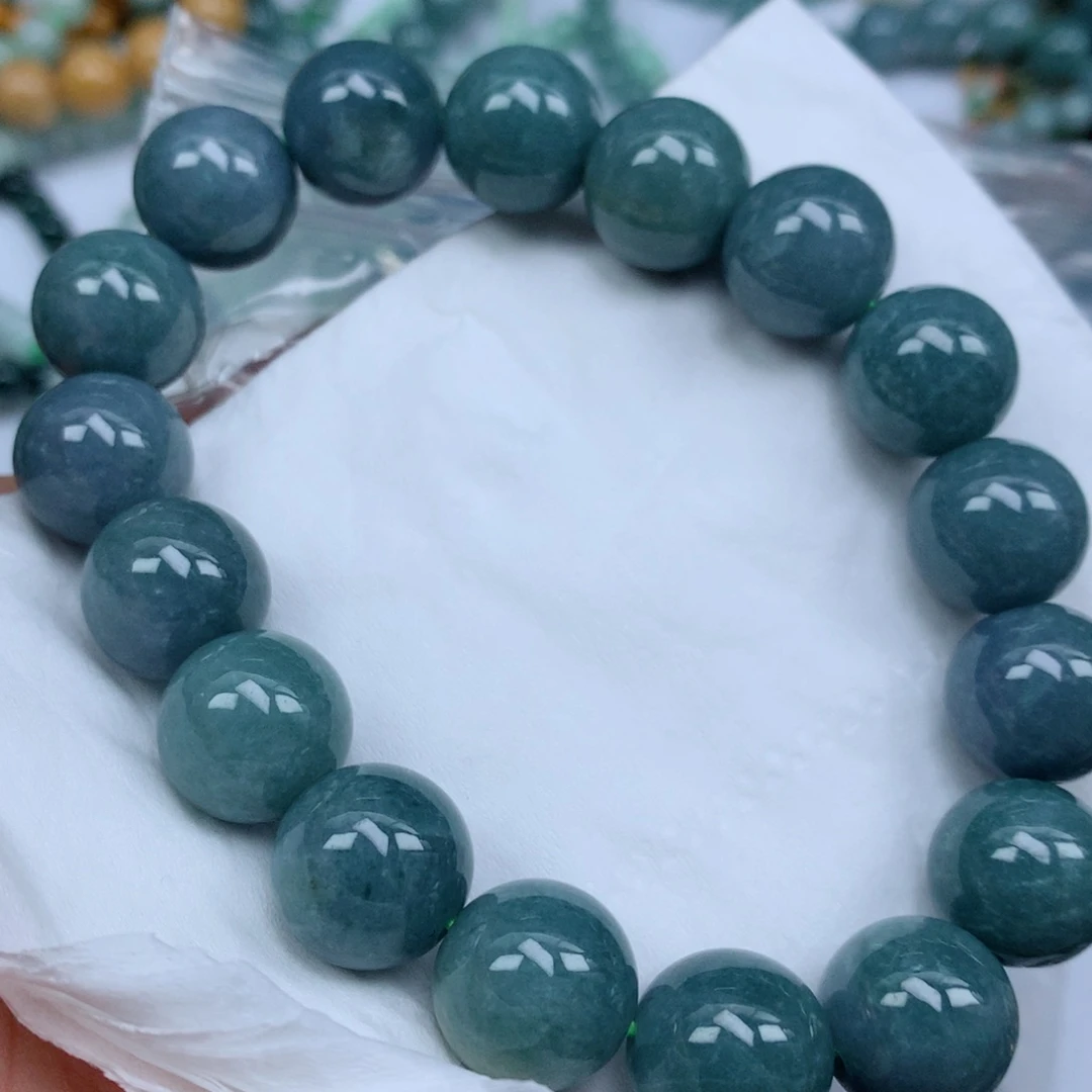 翡翠颈饰未镶嵌手串