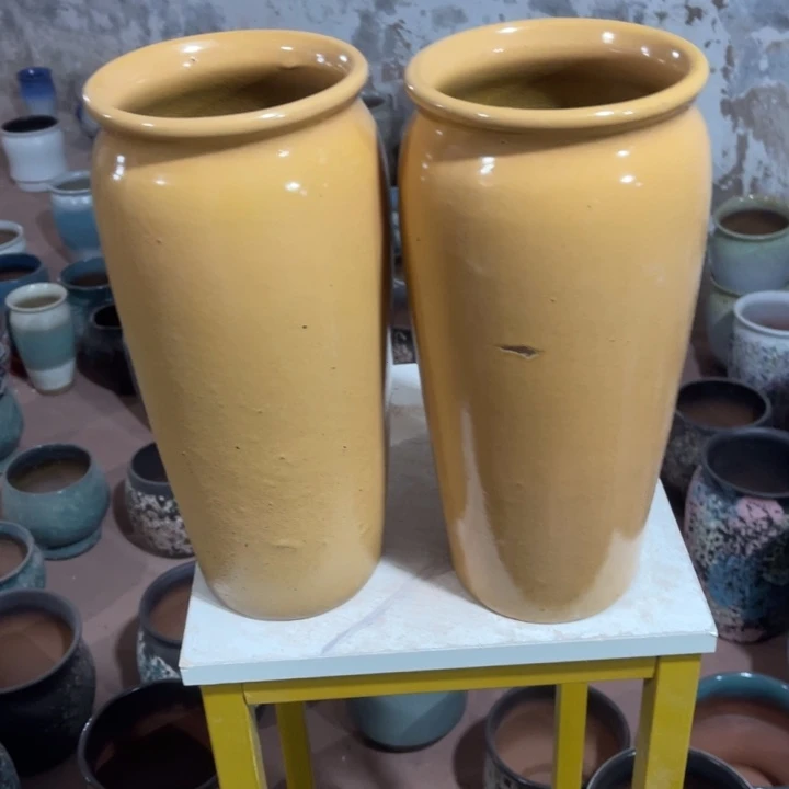 紫砂花盆口径14高度31两只小瑕疵