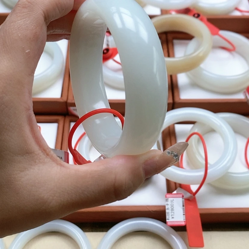 【闪购商品】和田玉手镯未镶嵌