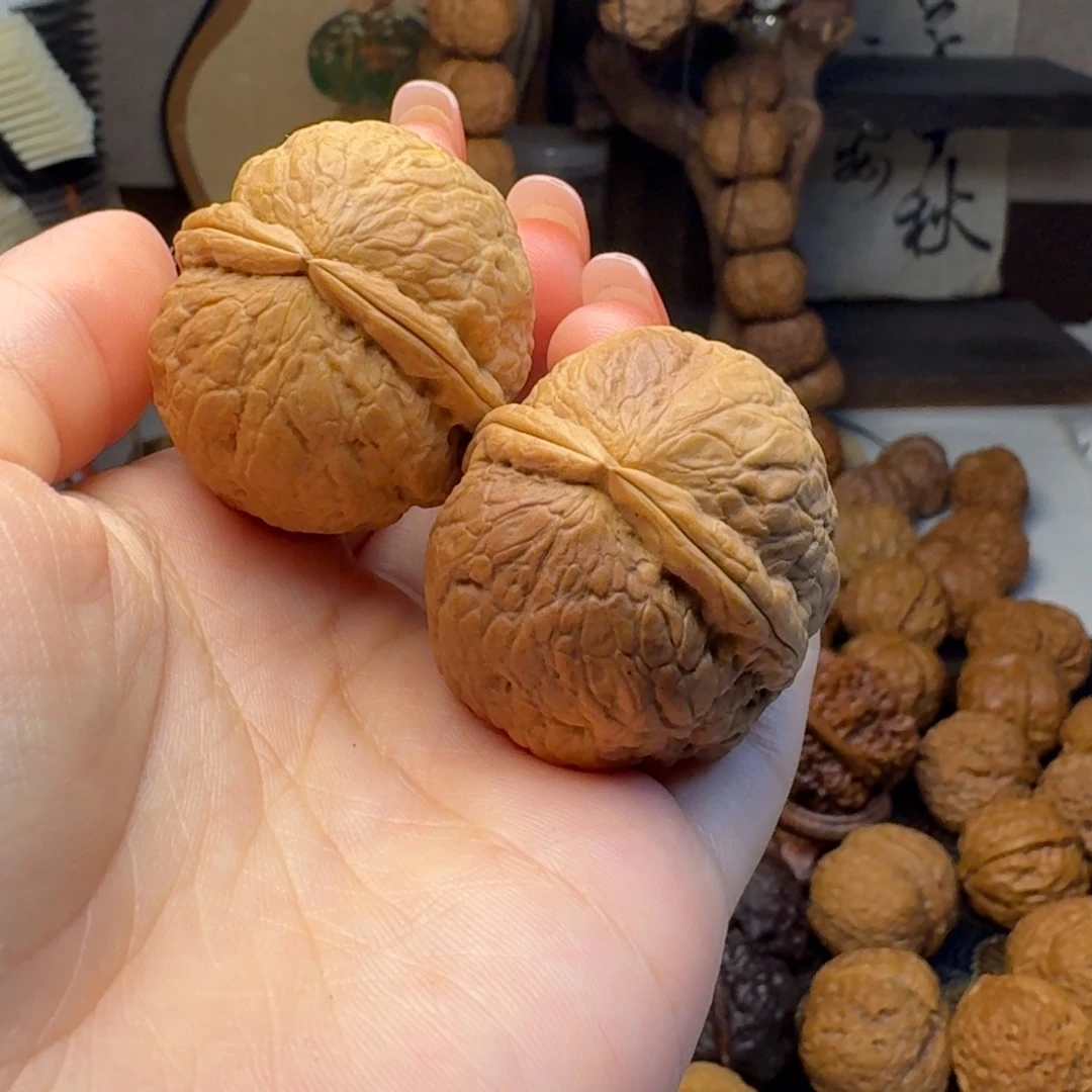 文玩核桃把件蛇皮球36.5