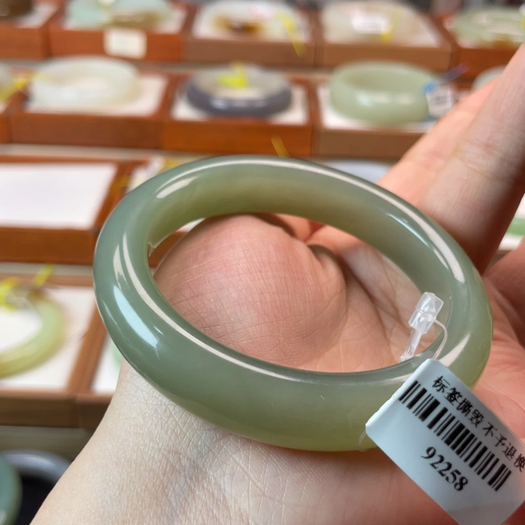 和田玉手镯未镶嵌55.4