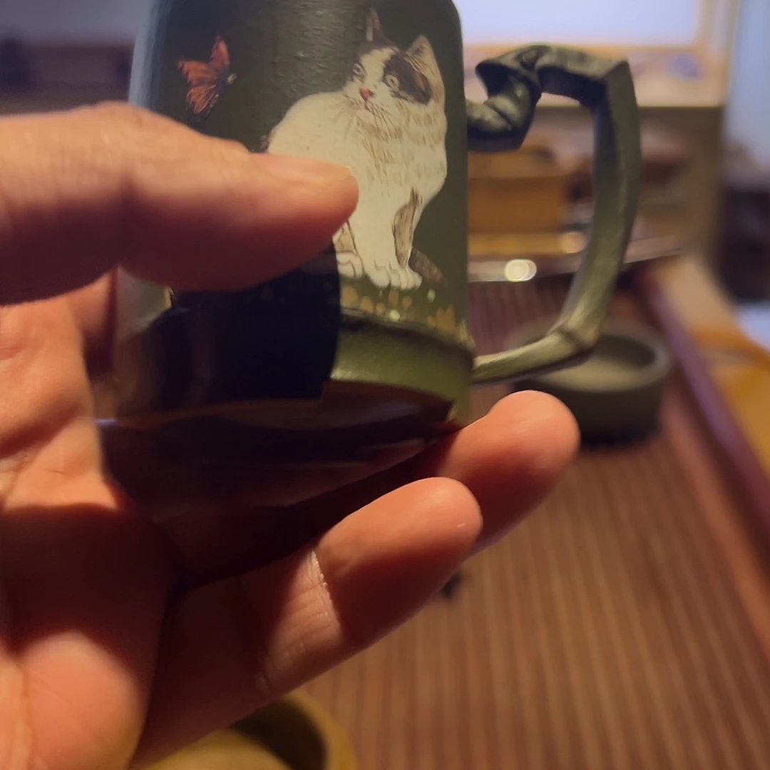 泥塑杯子的味道就好像喝
