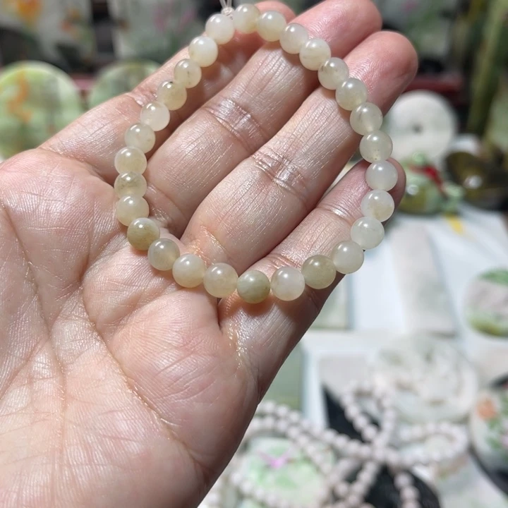 独山玉未镶嵌颈饰