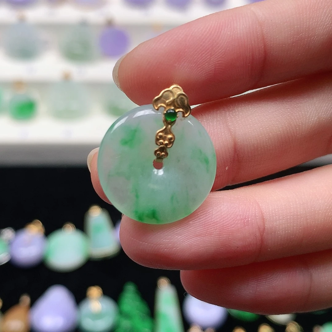 颈饰18K金镶嵌翡翠翡翠吊坠