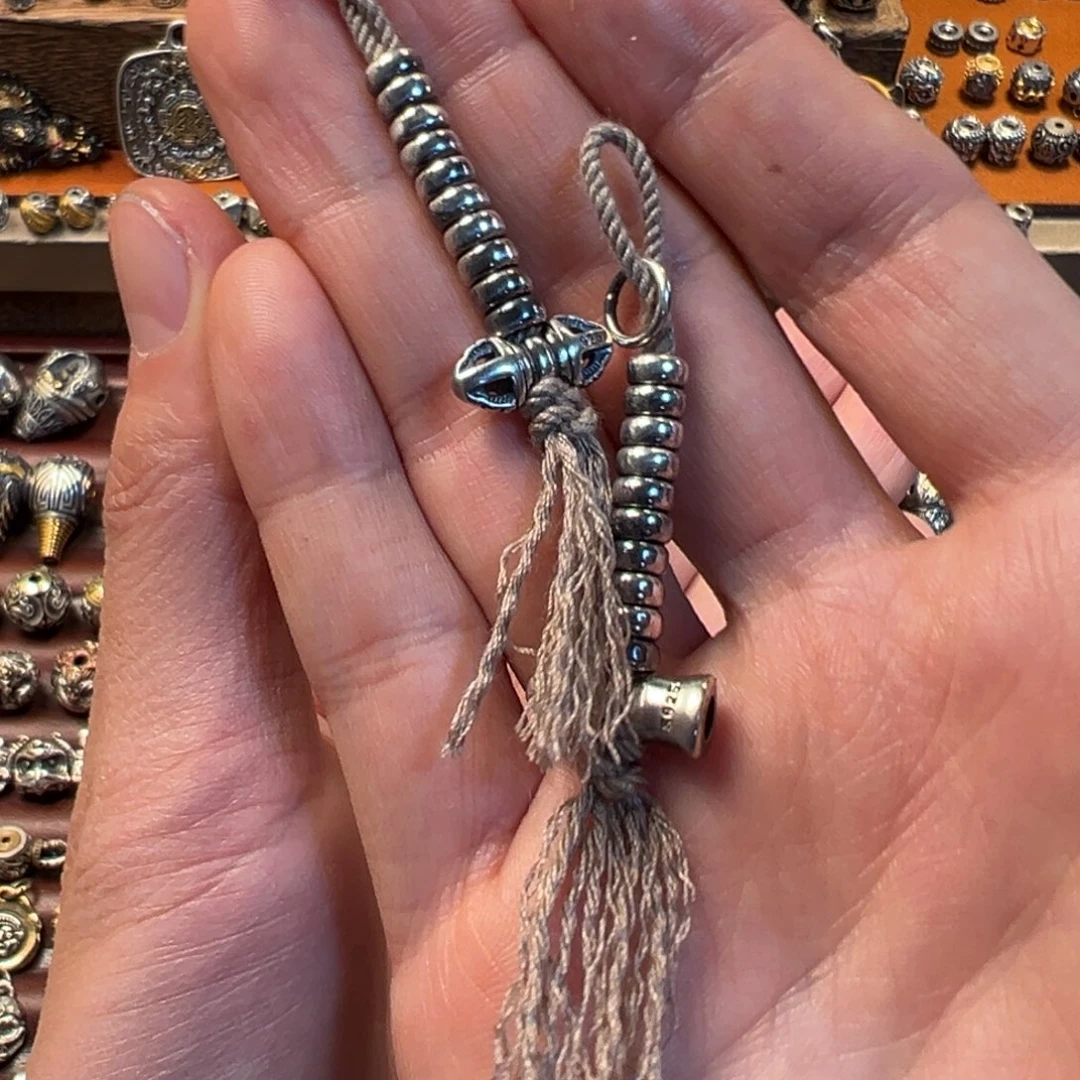 足银搭配示范白色