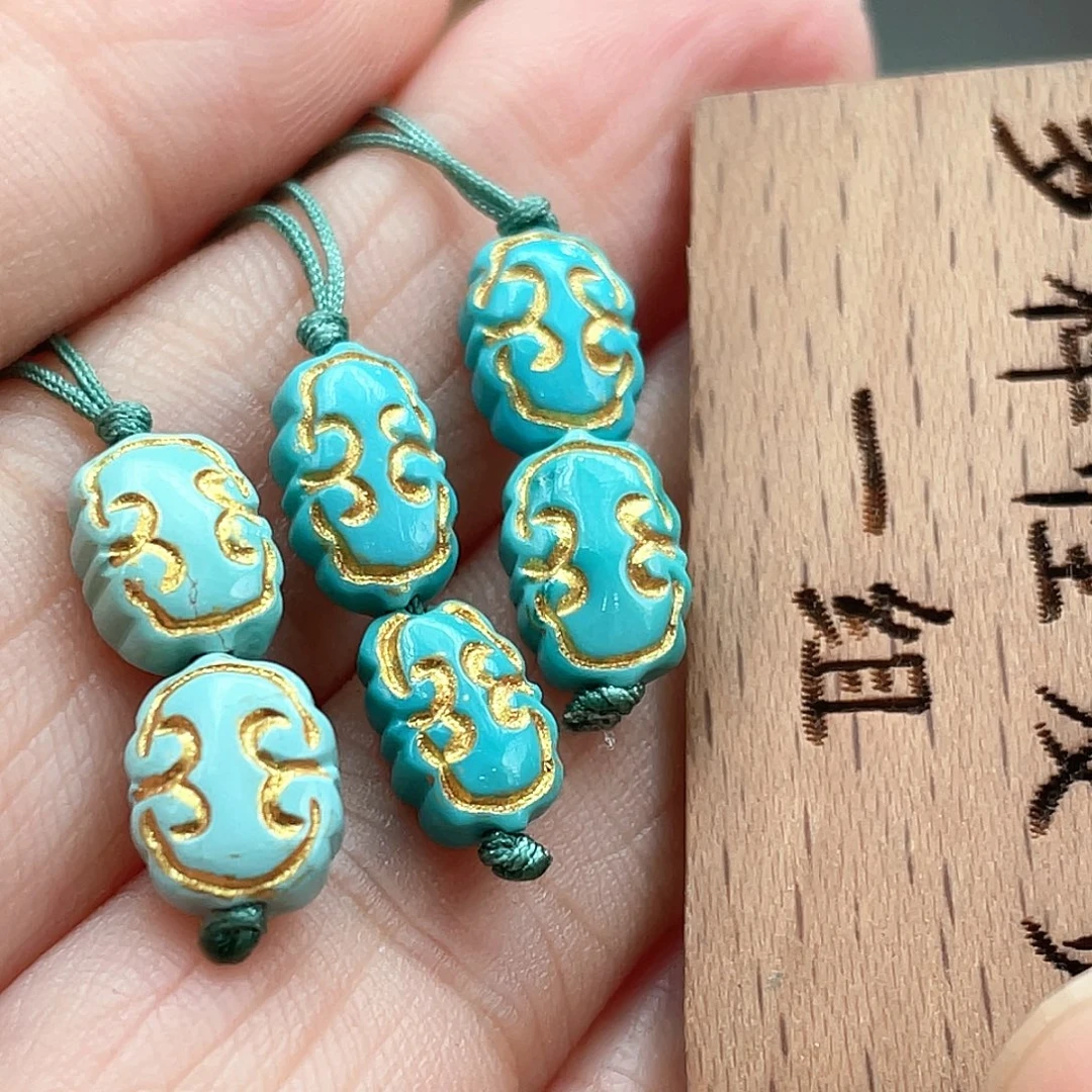 绿松石未镶嵌颈饰