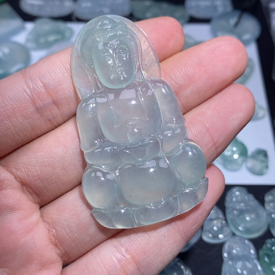 翡翠未镶嵌颈饰观音