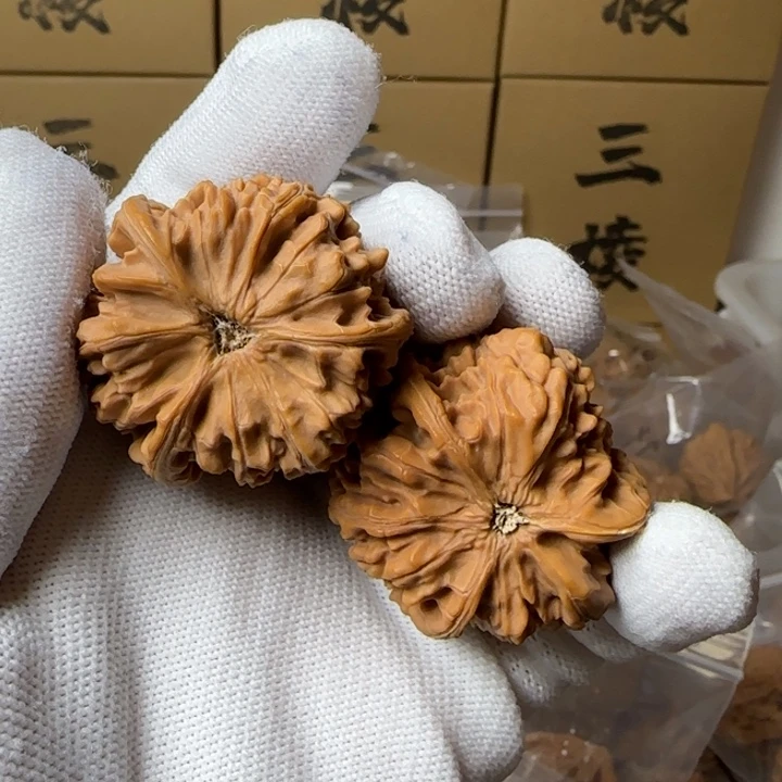 文玩核桃吊坠C*.40玉龙三棱