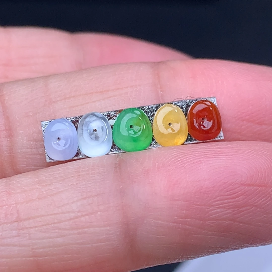 翡翠未镶嵌颈饰一手裸石