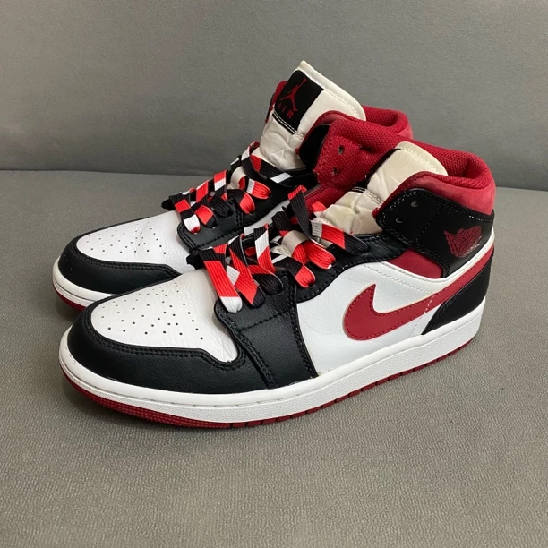 90新 maje 41码 aj1黑白红 二手不退换 编码7007