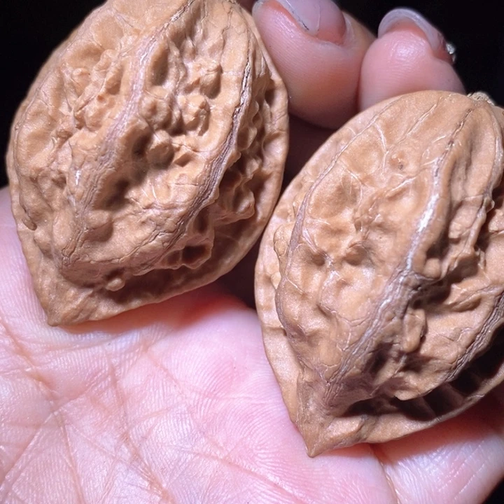 文玩核桃把件东北野生楸子小美86