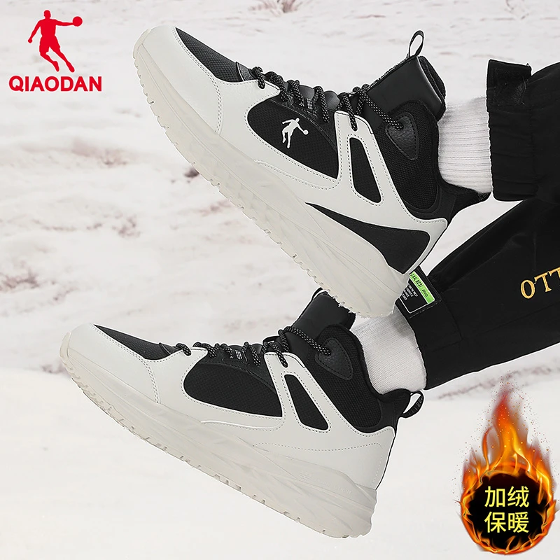 乔丹官方秋冬新款防水运动男士工装增高防滑加绒保暖高帮马丁靴男