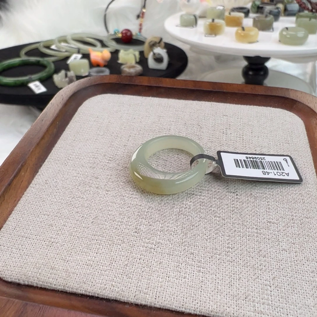 和田玉未镶嵌戒指w84飘糖馒头片17.4不退换