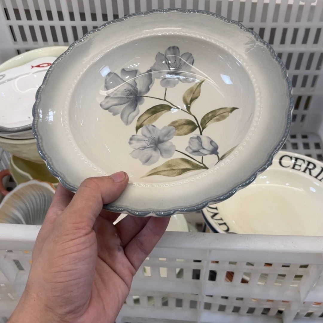 陶瓷微瑕餐具介意勿拍，满18飞！