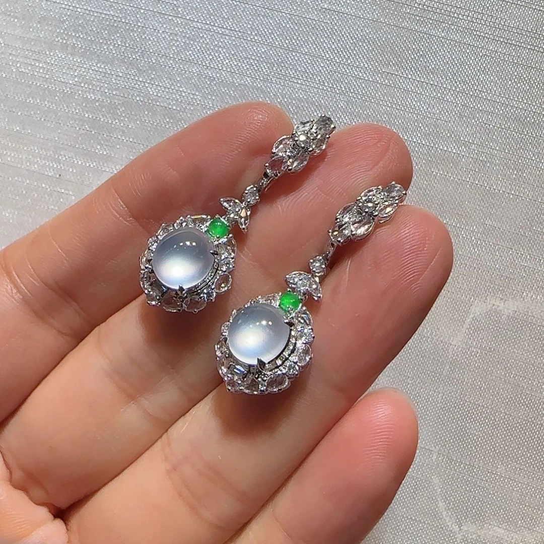 翡翠18K金镶嵌颈饰蛋面耳坠