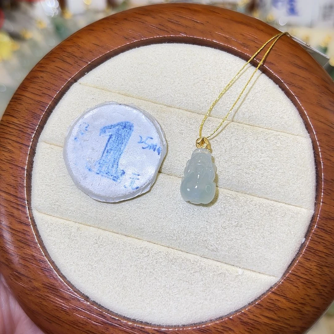 ·***七翡翠18K金镶嵌颈饰貔貅