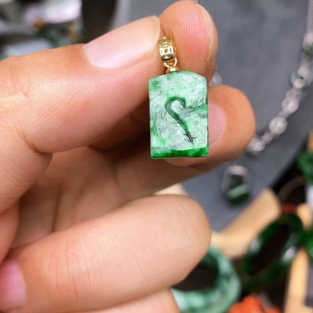 颈饰银S925镶嵌翡翠漂亮美眉