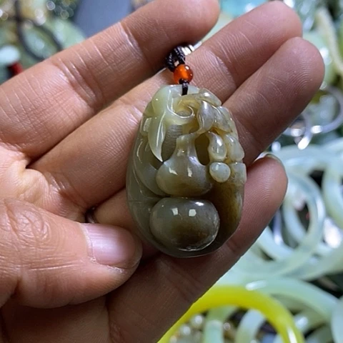 和田玉颈饰未镶嵌