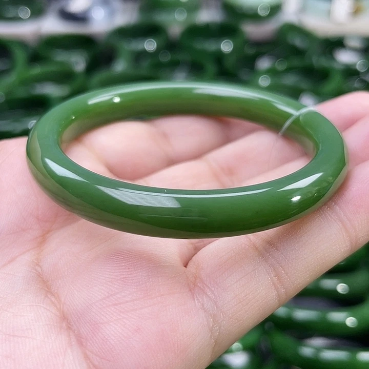 未镶嵌手镯和田玉（碧玉）
