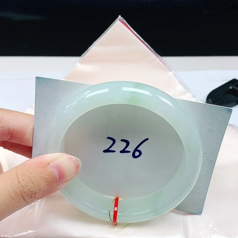 【闪购商品】翡翠手镯未镶嵌57.7圈