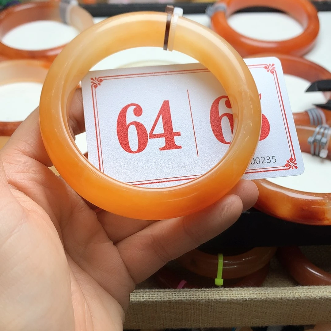 未镶嵌石英质玉（黄龙玉）手镯孙*红