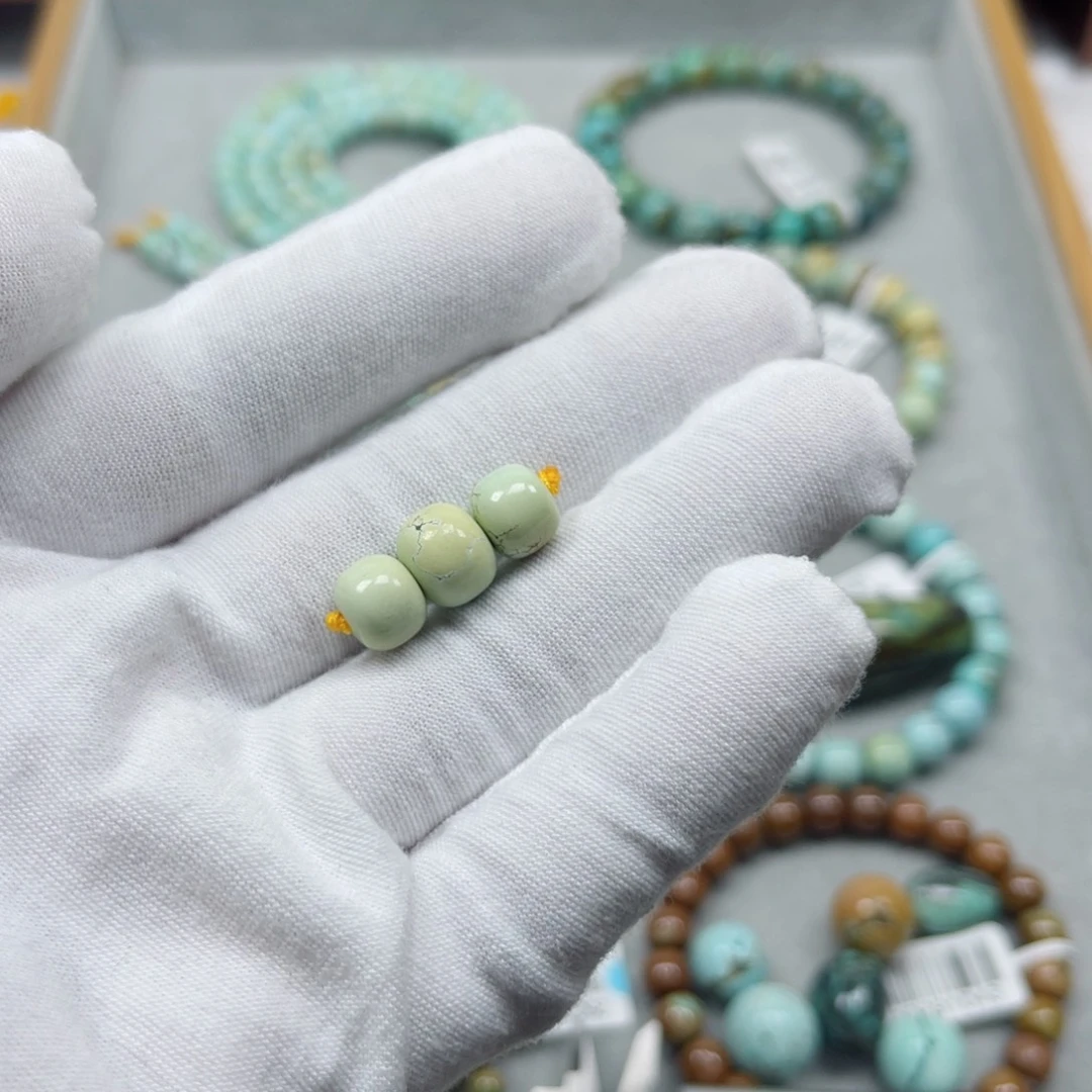 绿松石未镶嵌挂件