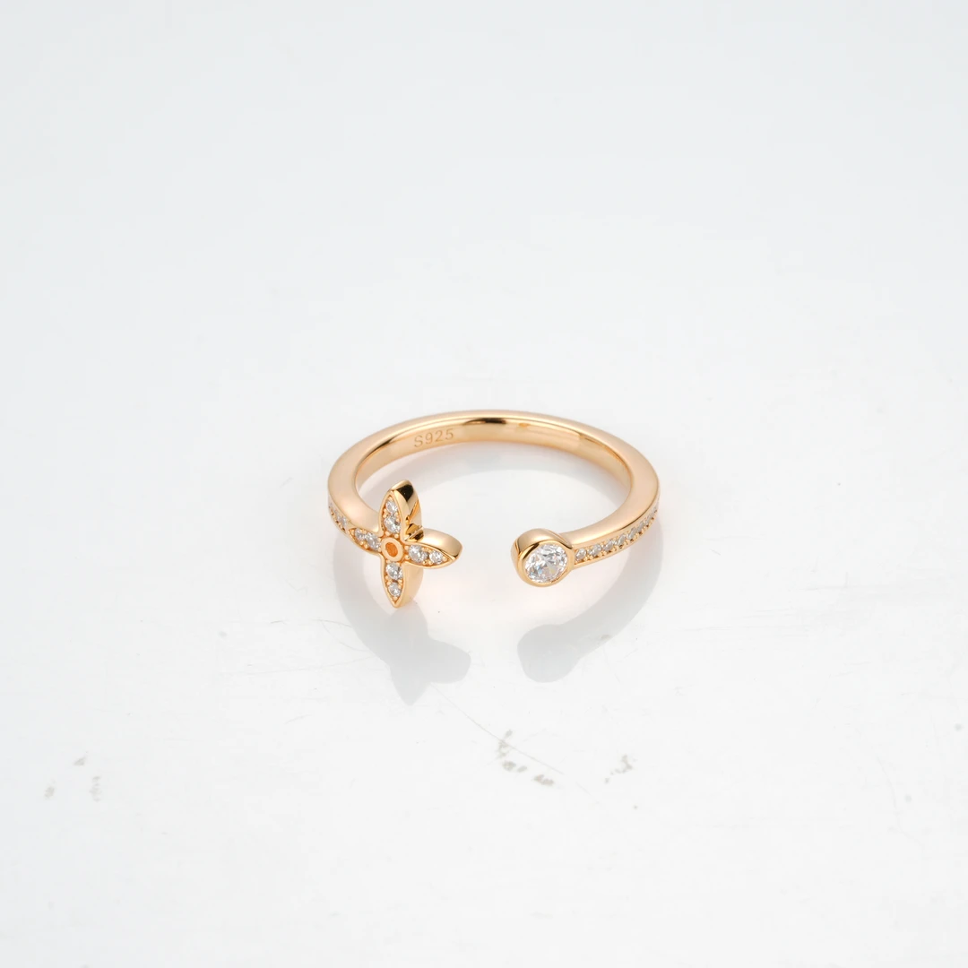 925银合成锆石戒指 玫金色满钻四瓣花百搭戒指0616