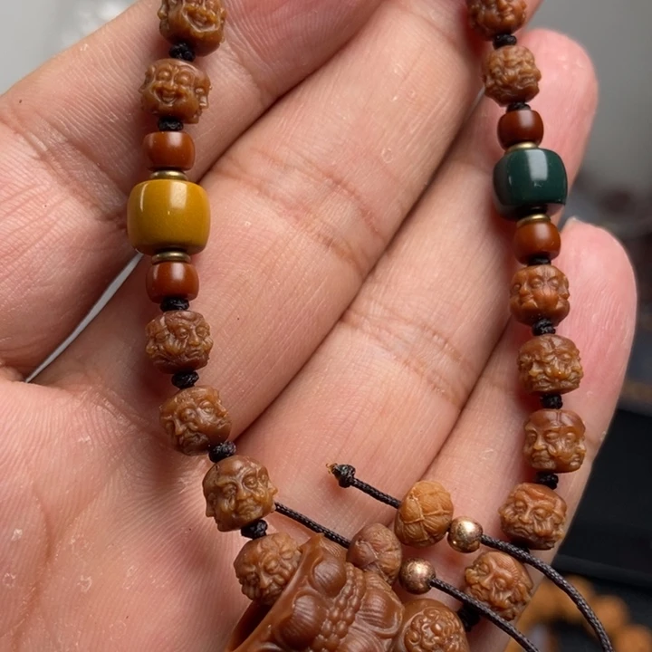 猴头核桃吊坠文玩手串