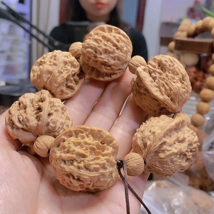 【闪购商品】文玩核桃把件野狼手持