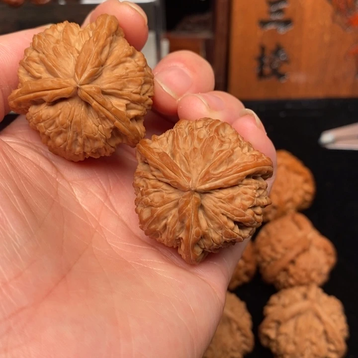 吊坠文玩核桃J****冬白奔