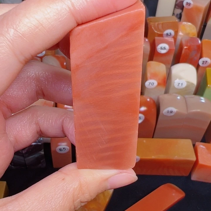 老挝石7****3老挝精品素章