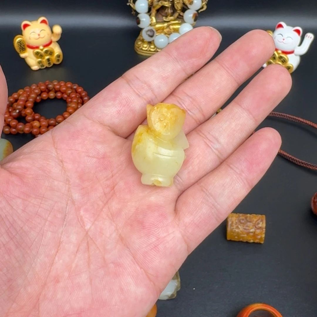 和田玉（糖玉）未镶嵌颈饰股**考