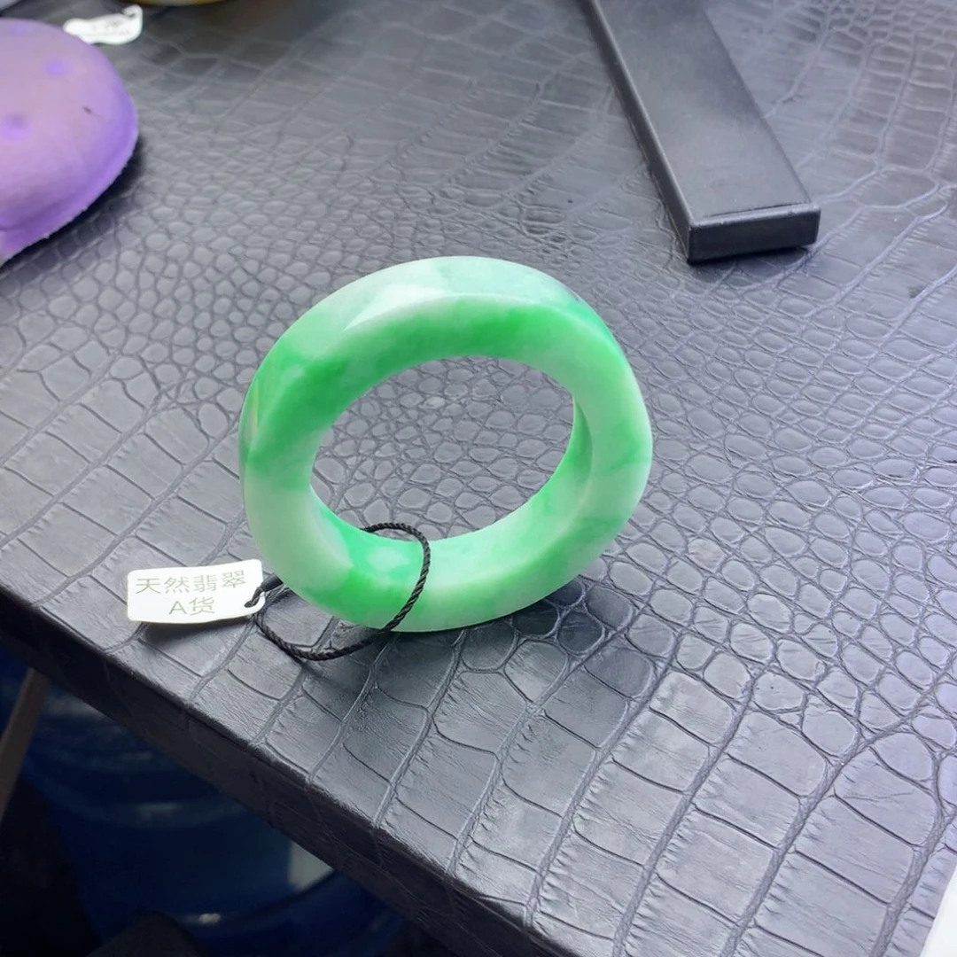 定制翡翠未镶嵌翡翠手镯