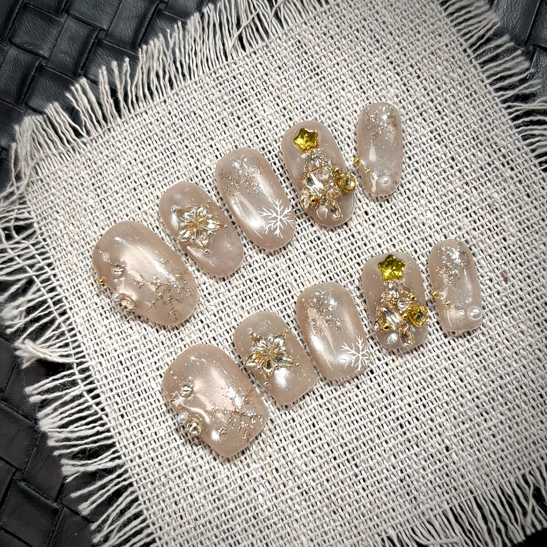 【冰雪奇缘】NAILGO 华丽带钻手绘雪花冬季短款手工穿戴甲