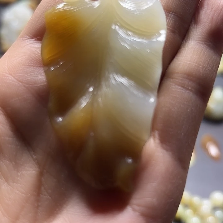 默***歌和田玉未镶嵌颈饰