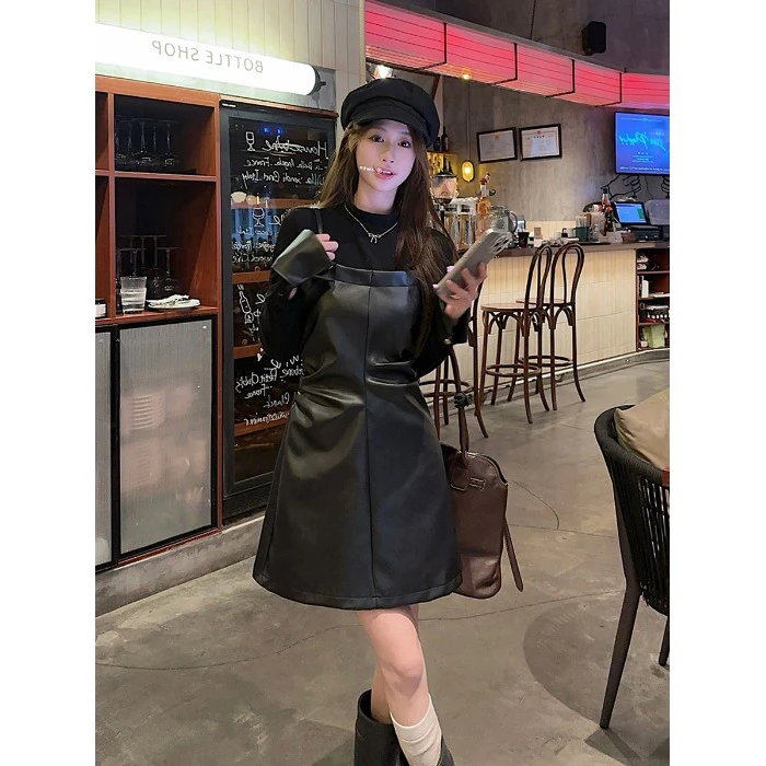 大码女装高级感黑色拼接pu皮假两件收腰显瘦喇叭袖连衣裙