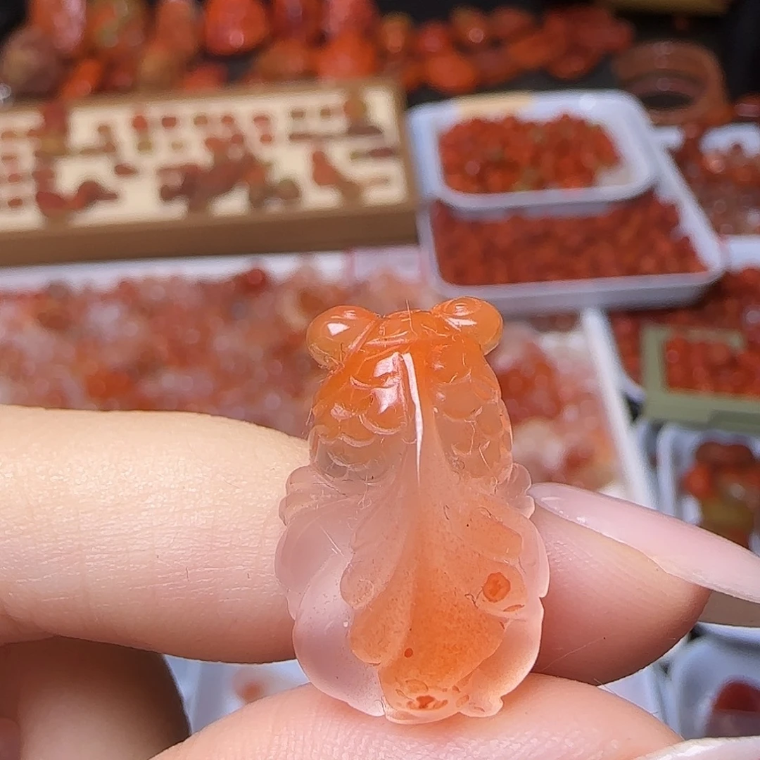 南红玛瑙未镶嵌颈饰