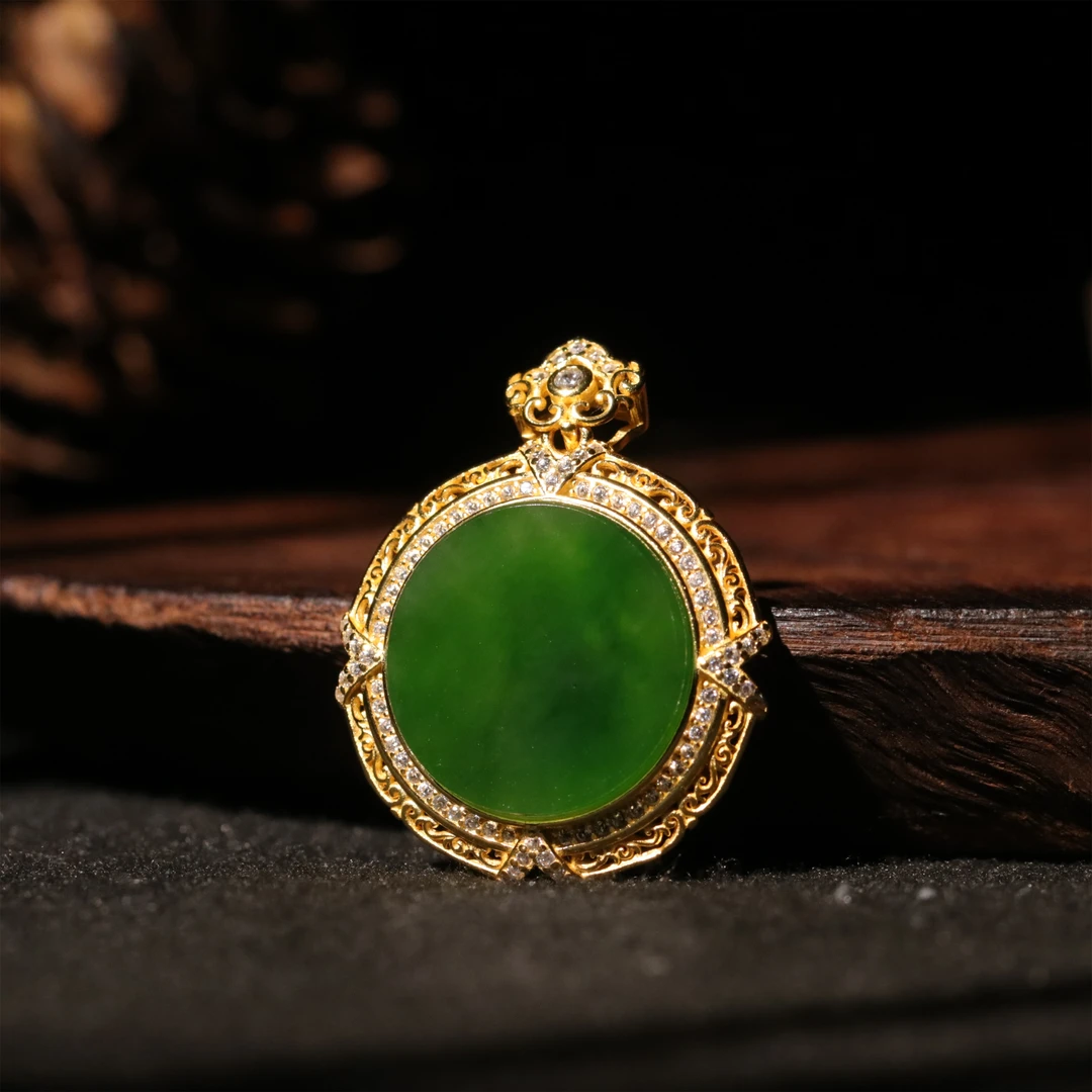 【泓贝珠宝-L907】925银镶嵌和田玉碧玉平安圆牌吊坠