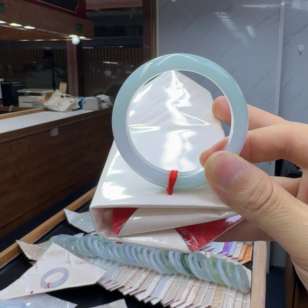 翡翠未镶嵌手镯翡翠